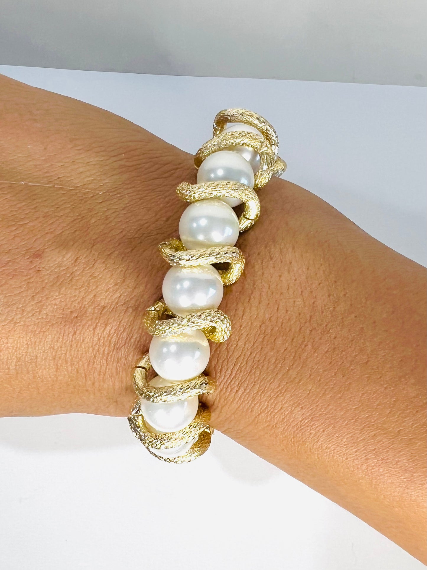 Pearl and Gold Bracelet