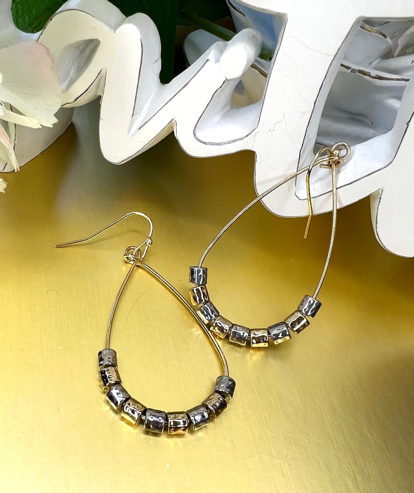 Tri-color oval hoop earrings