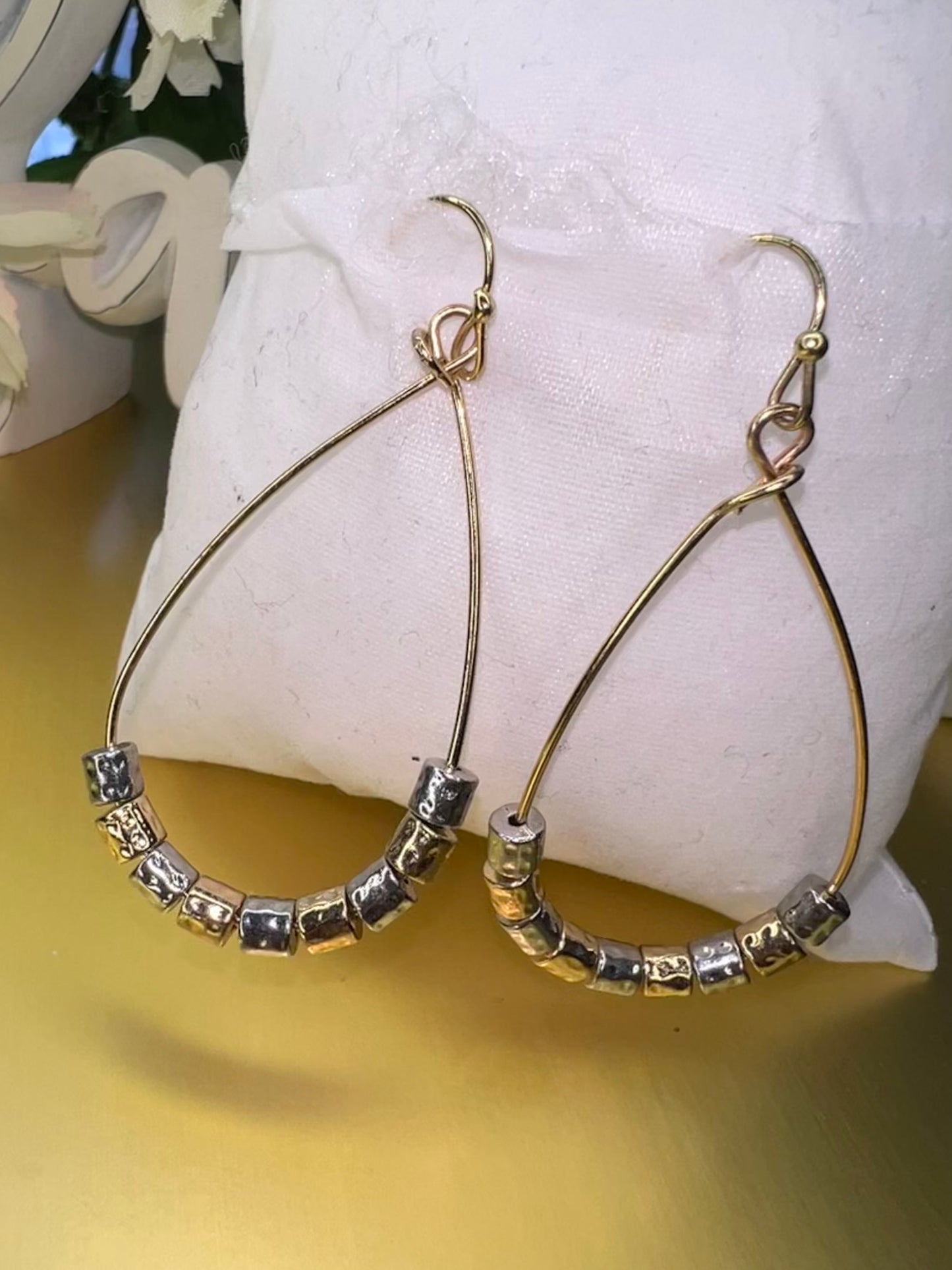 Tri-color oval hoop earrings